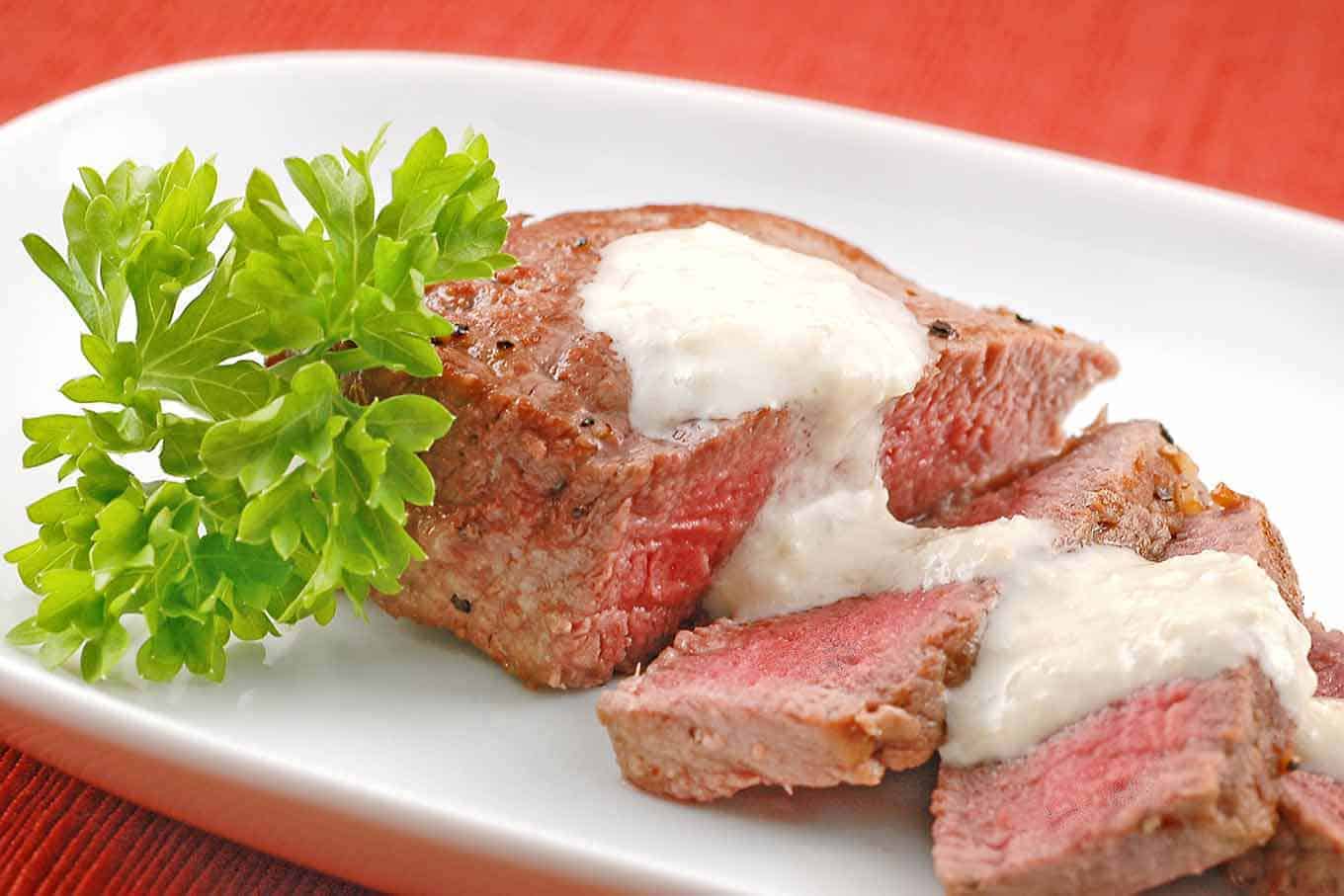 Pan-Seared Filet With Gorgonzola-Horseradish Sauce