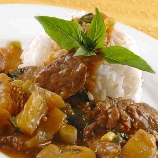 Red Curry Beef With Eggplant