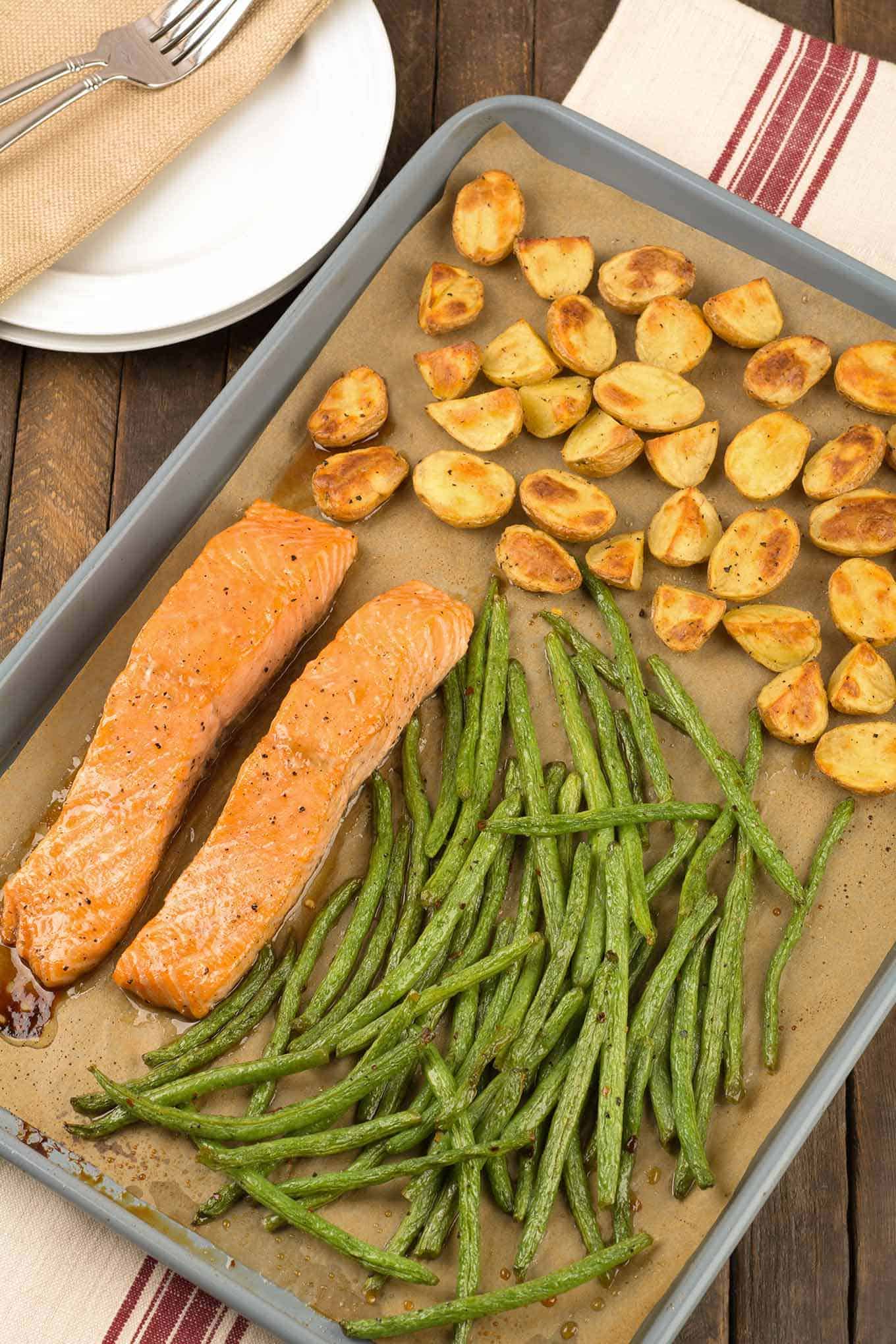 Sheet Pan Salmon with Potatoes and Green Beans