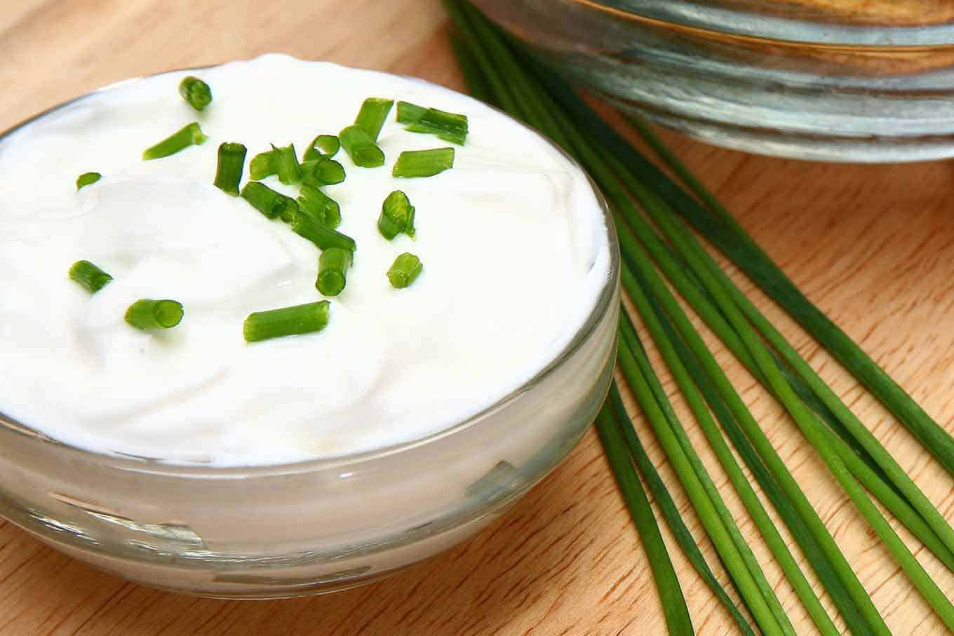 Sour Cream Garlic-Chive Sauce