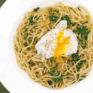 Spaghetti with Toasted Garlic Crumbs, Spinach and Egg
